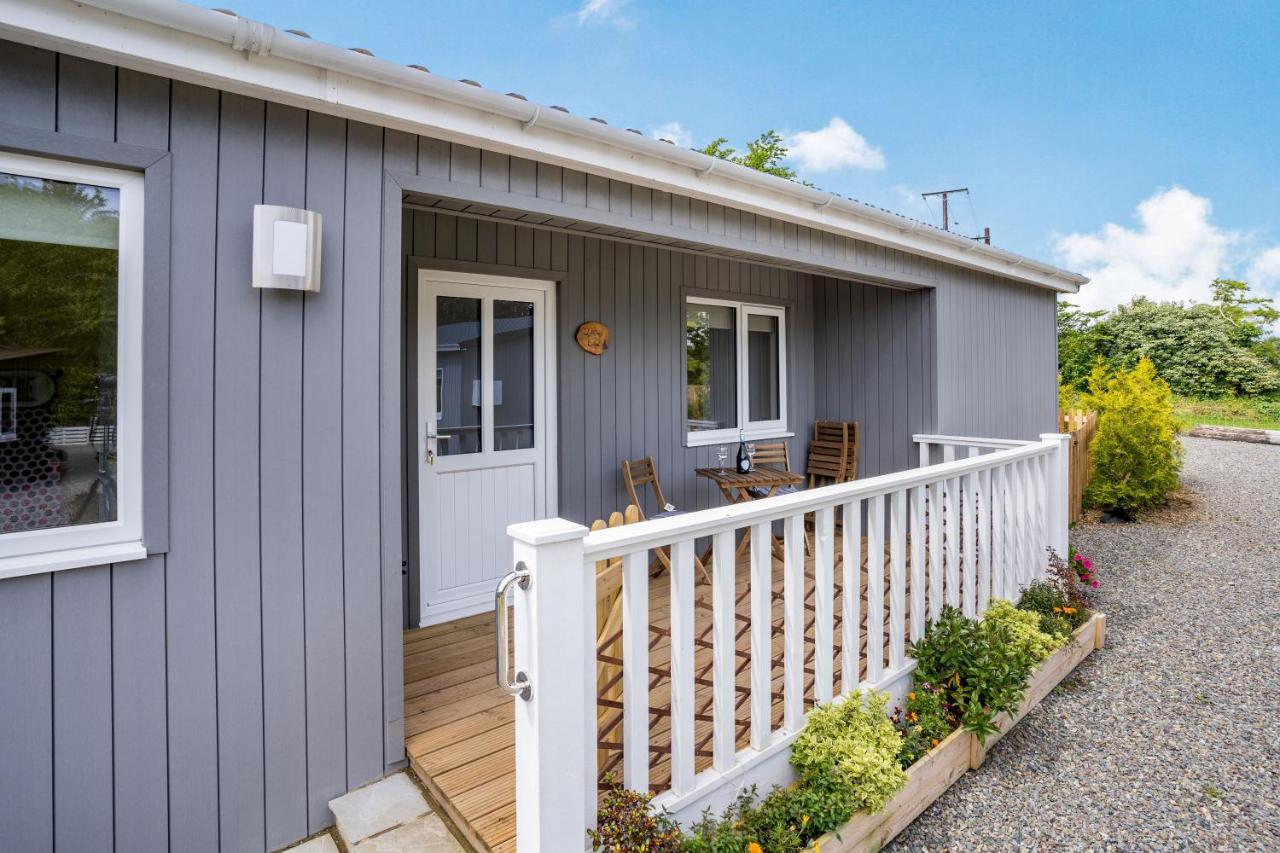 Ramsey Lodge Bier Wood Lodges Тенби Екстериор снимка