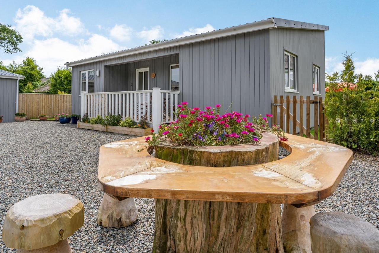 Ramsey Lodge Bier Wood Lodges Тенби Екстериор снимка