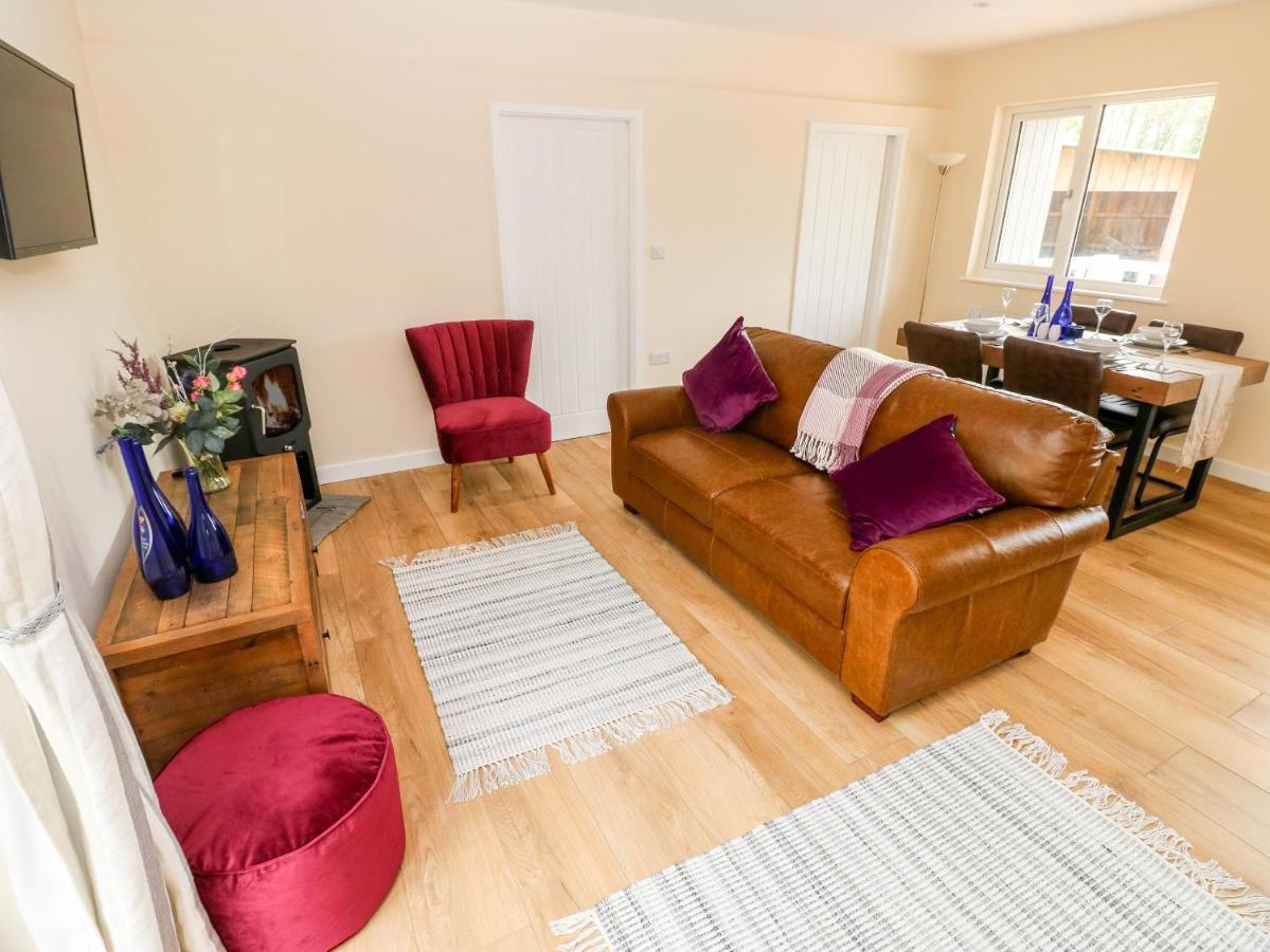 Ramsey Lodge Bier Wood Lodges Тенби Екстериор снимка